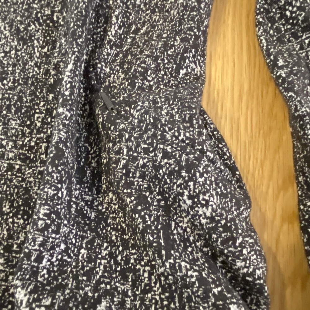 Lululemon Extra Mile Long Sleeve Running Luon Suited Jacquard Black White Size 8 - Picture 5 of 14